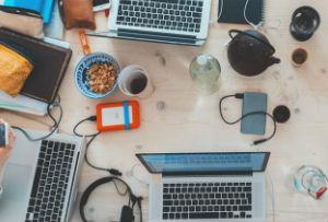 computers-on-table